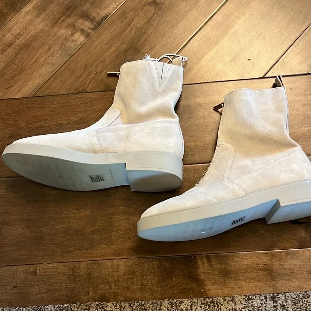 Andre Assous Vernon Water-Resistant Suede Bootie – Light Grey – Size 11 (NWOB)